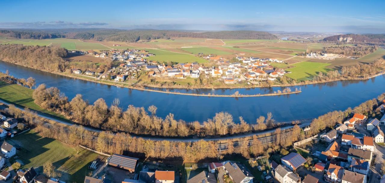 Familienfreundliche 3-Zimmer-Ferienwohnung Saal an der Donau Екстер'єр фото